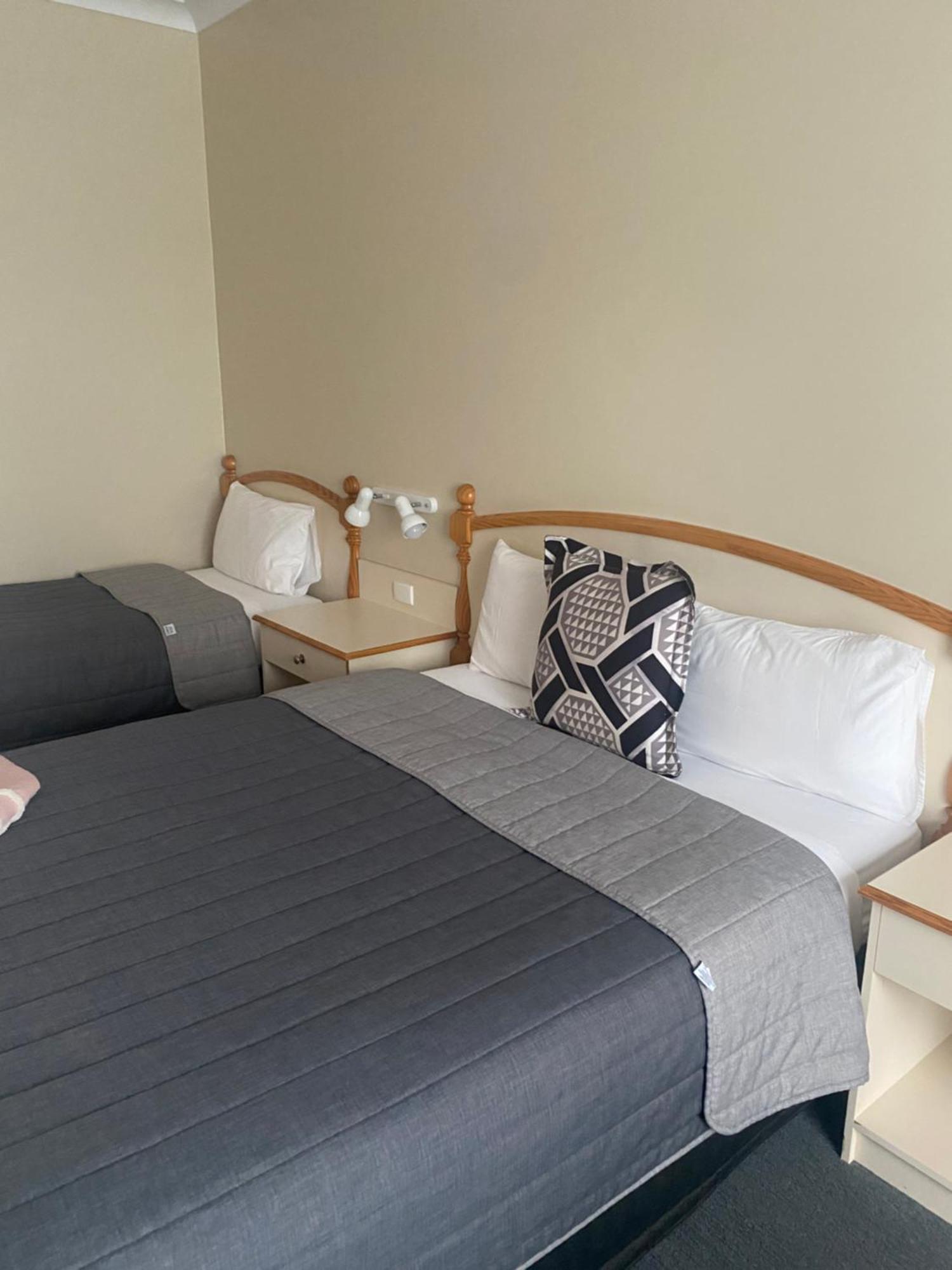 Tumbarumba Motel & Elms Restaurant Экстерьер фото